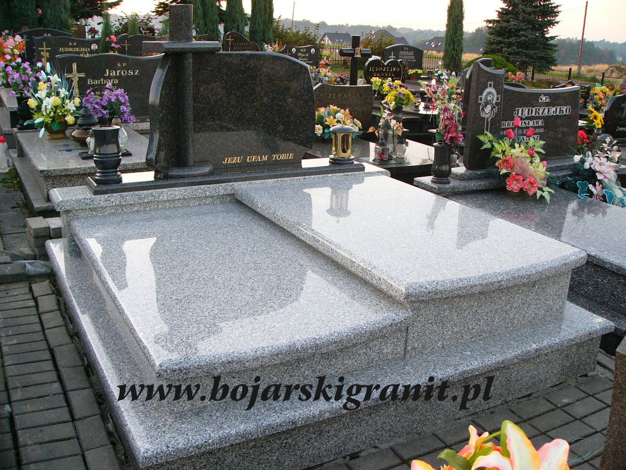 nr 39 Nagrobek podwójny dwupłytowy.