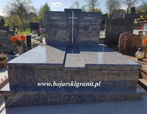 Pomnik nagrobny podwójny z kamienia Orion