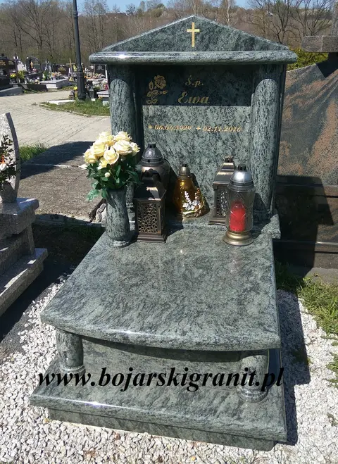 Pomnik urnowy Bielsko-Biała. Realizacja Bojarski Granit Kozy