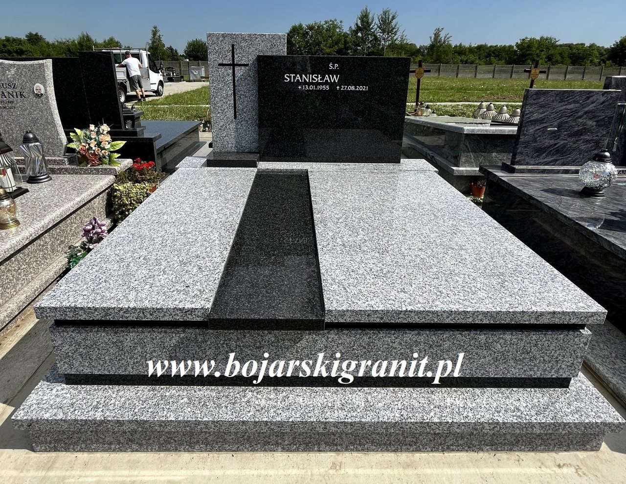 Nagrobek podwójny granitowy - Tarn z ciemną tablicą