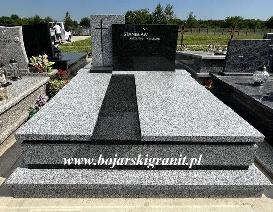 Nagrobek podwójny granitowy - Tarn z ciemną tablicą
