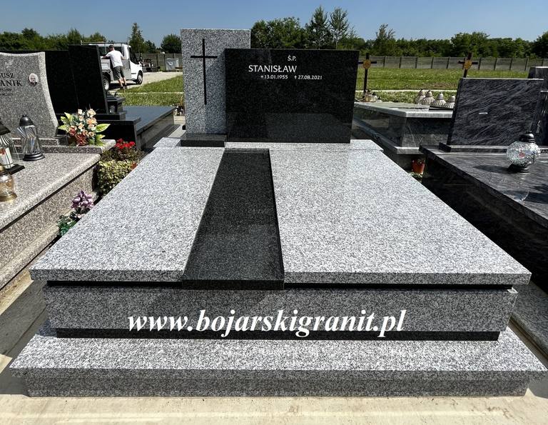 Nagrobek podwójny granitowy - Tarn z ciemną tablicą