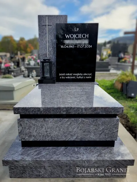 Dwukolorowy nagrobek urnowy z granitu "Orion" z czarnymi elementami "Premium Black"