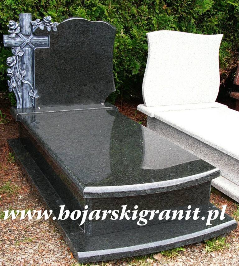 Nagrobek z tablicą rzeźbioną