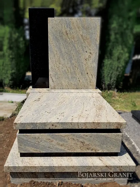Urnowy pomnik nagrobny "Kashmir Gold" z czarnymi elementami