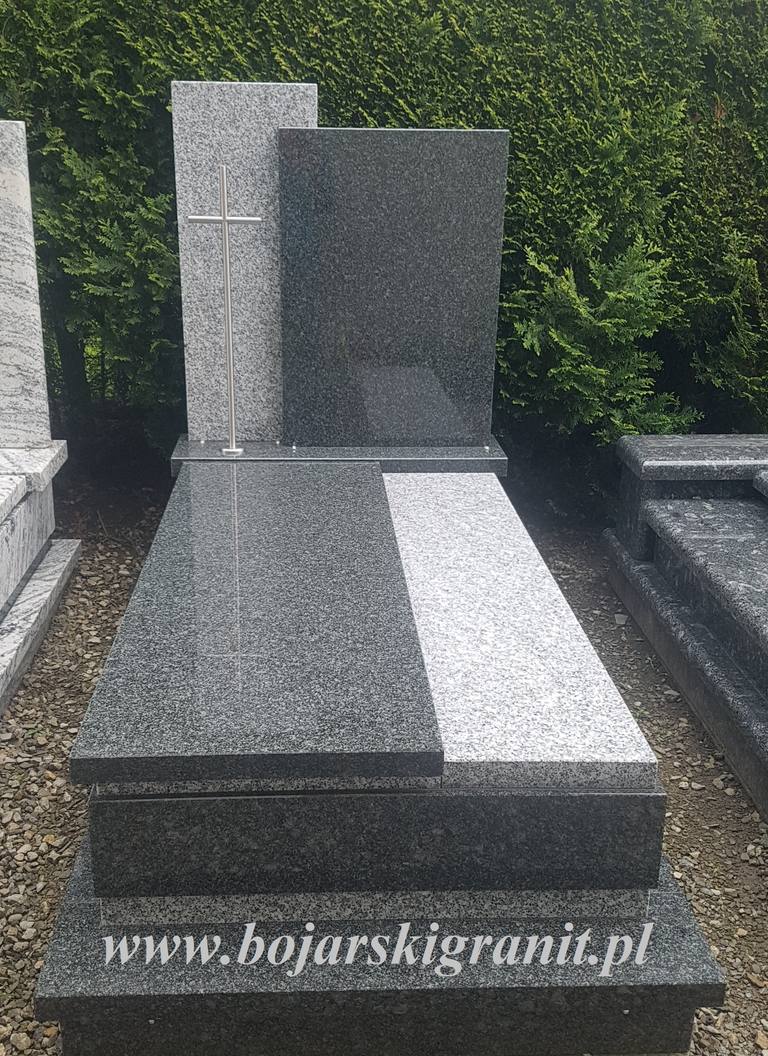 Nagrobek dwupłytowy z granitów "Impala" i "Tarn"