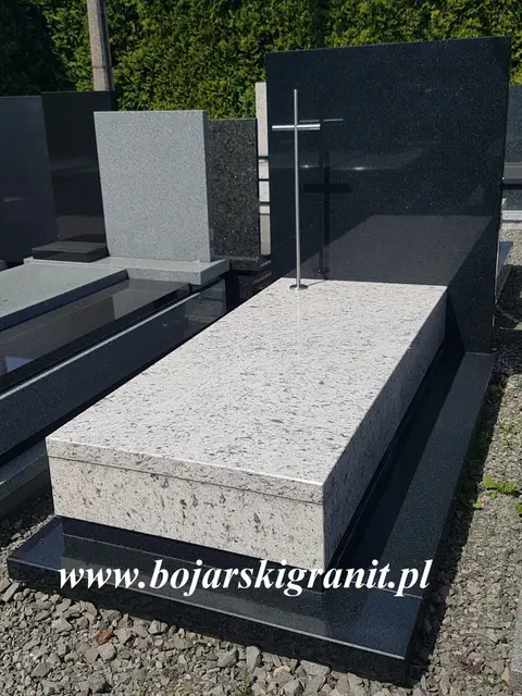Nagrobek jasno-czarny granitowy "Victoria White" i "Bengal Black"