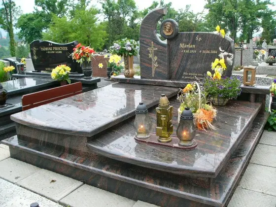 nr 32 Nagrobek podwójny dwupłytowy brązowy