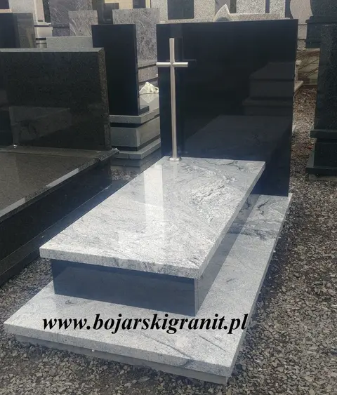 Pomnik - elegancki wzór z granitów "Viscount White" i "Warangal Black"