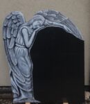 Tablica na nagrobek z rzeźbą Anioła z dwoma skrzydłami